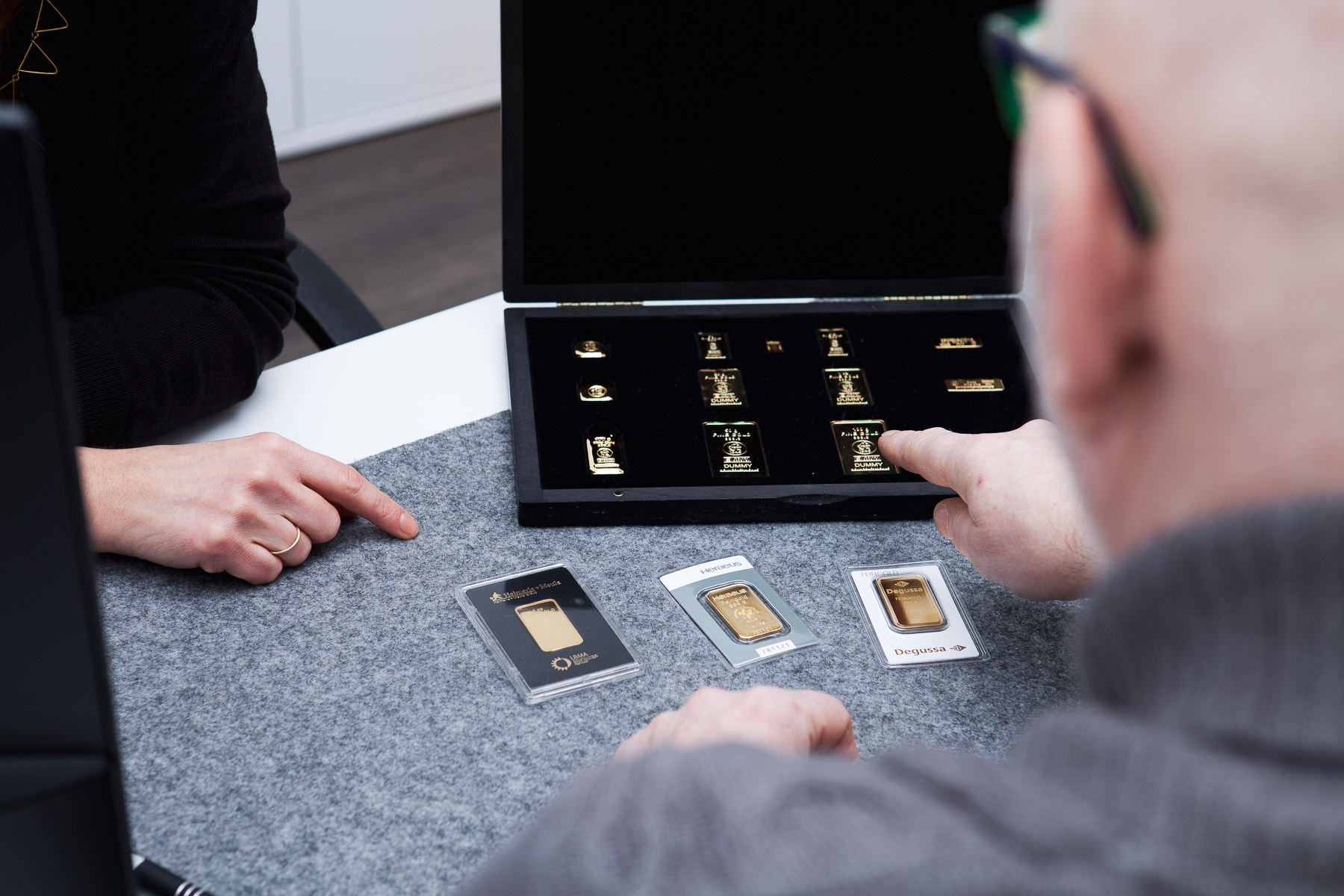 gold-oder-auch-andere-materialien-beratung Goldbarren Beratung