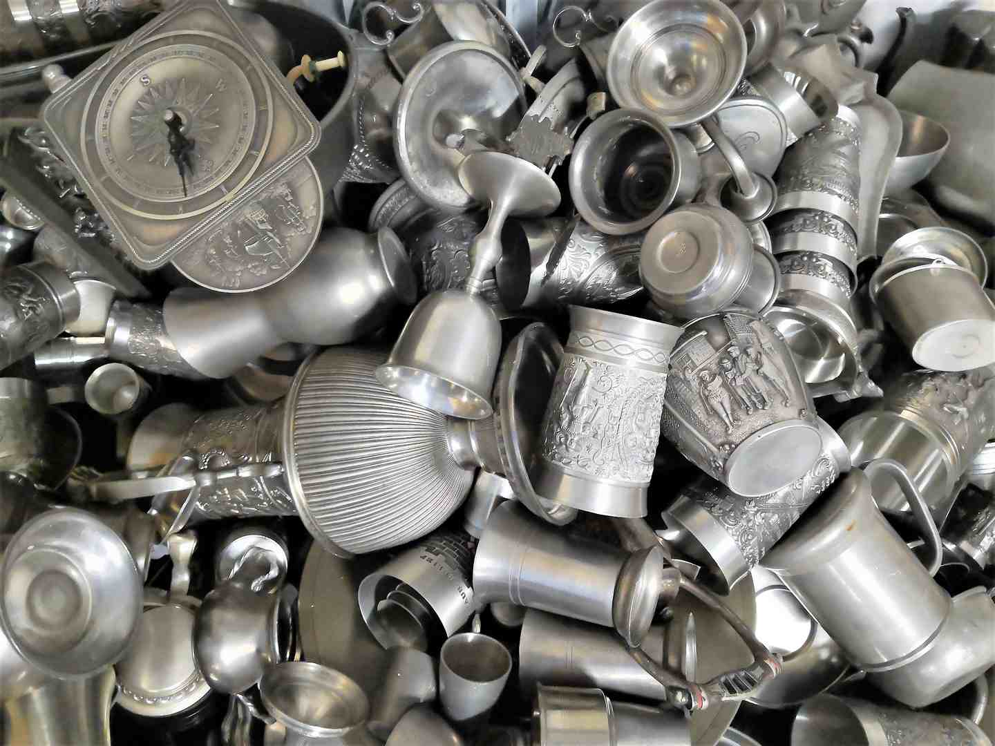 zinn-becher-teller-uhr Zinn Material verschiedene Formen